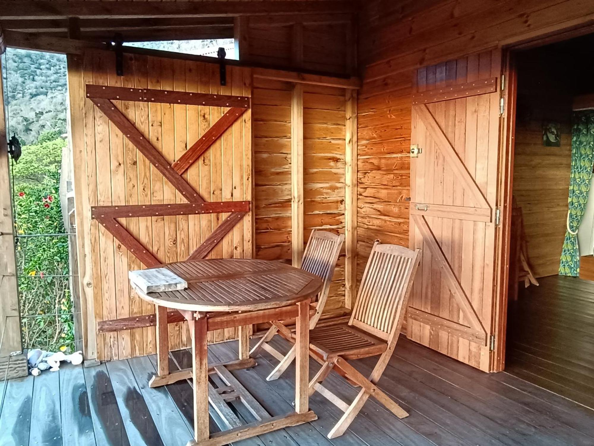 Ti Kaz Anoli Vue Epoustouflante Sur La Baie Villa Terre-de-Bas Luaran gambar